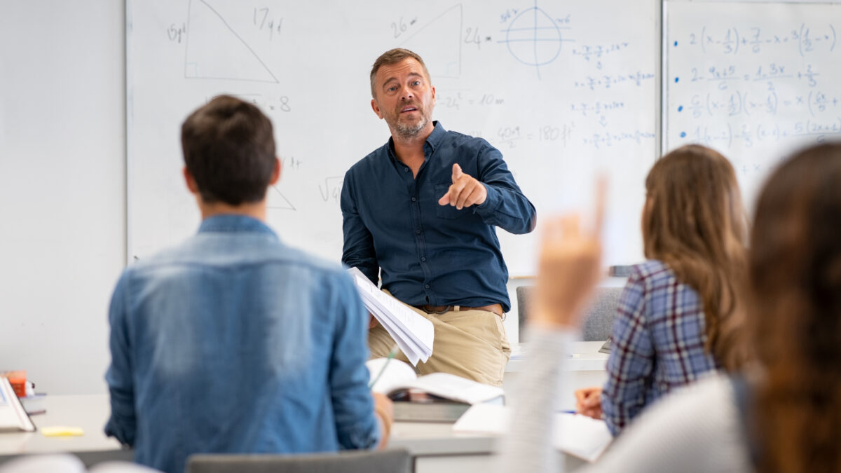 Scuola in presenza o lezioni online a Varese