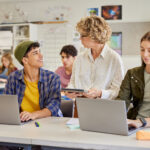 Tra schermi e quaderni: crescere nel digitale e prepararsi alla Maturità